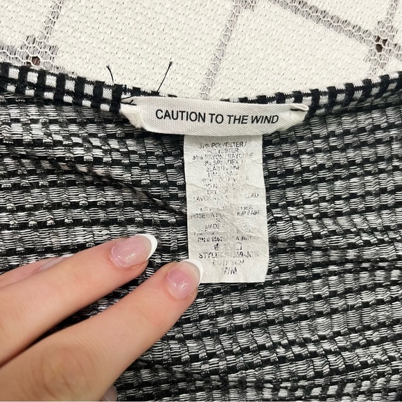 Caution To The Wind Black and White Ruched Blouse - Picture 4 of 6